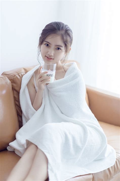 缺席若塔葬礼！C罗弥补遗憾：参加若塔纪念仪式慰问家人+献奖杯